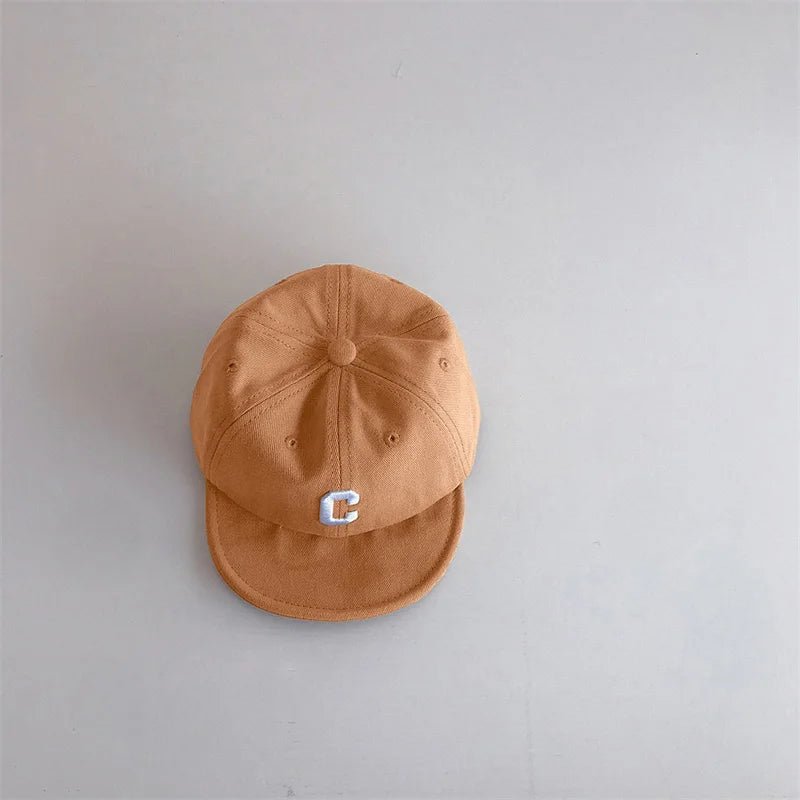 Casquette de baseball avec lettre C