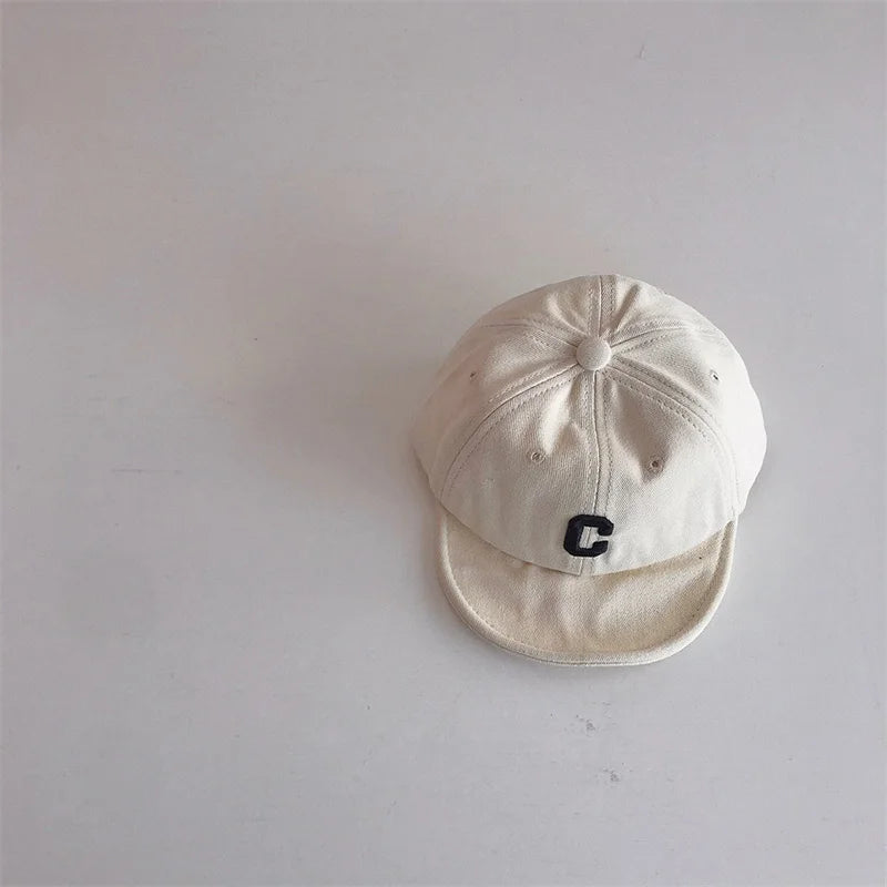 Casquette de baseball avec lettre C