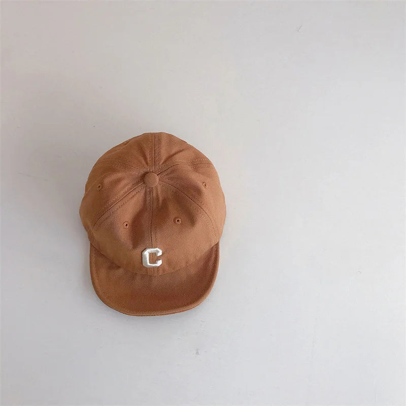 Casquette de baseball avec lettre C